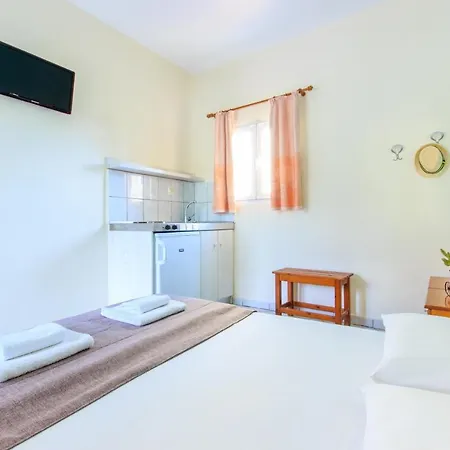 Aithrion 1 Отель