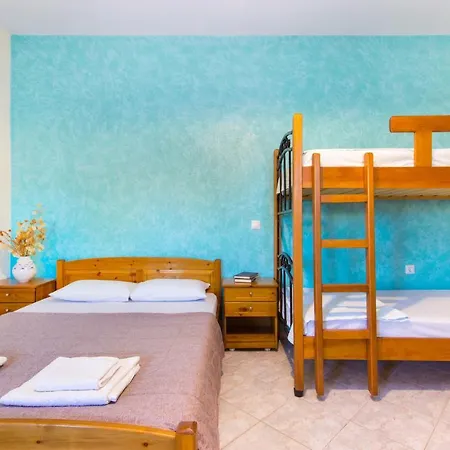 Отель Aithrion 1 *