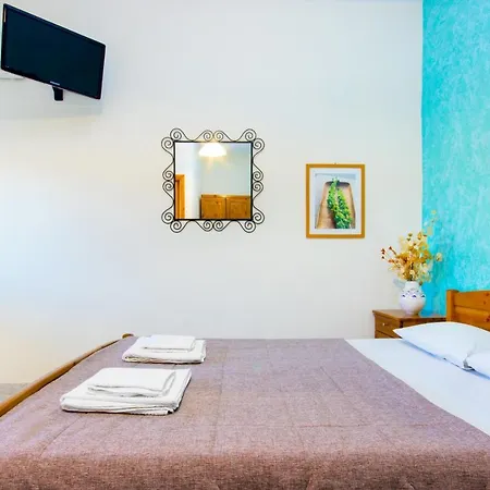 Aithrion 1 Отель *