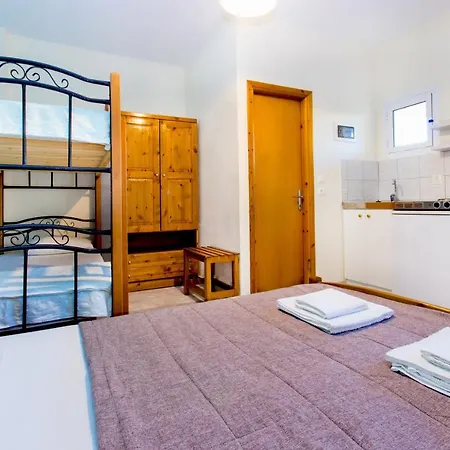 Отель Aithrion 1